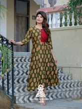 πΏ Luxe Dark Green Rayon Kurta with Embroidery Magic