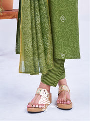 Maharaj Fashion Hub Women's Elegant Kurti Pant Dupatta Set