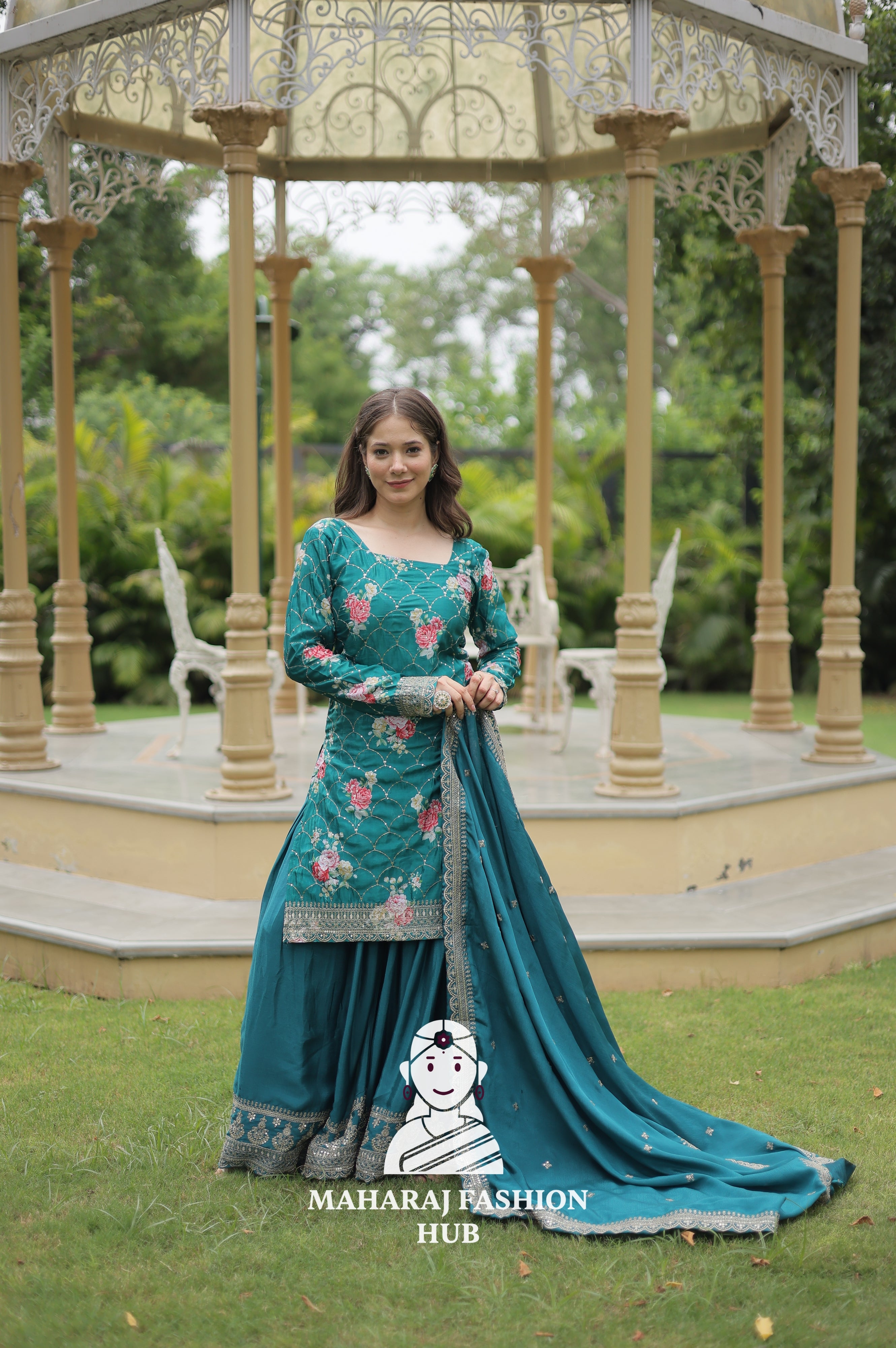 👗 Full Set of Embroidered Grace - Special Designer Gown