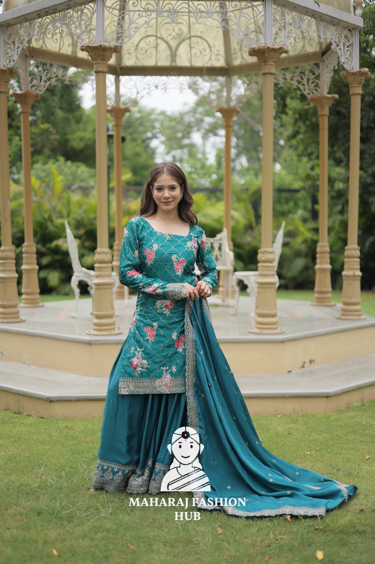 👗 Full Set of Embroidered Grace - Special Designer Gown
