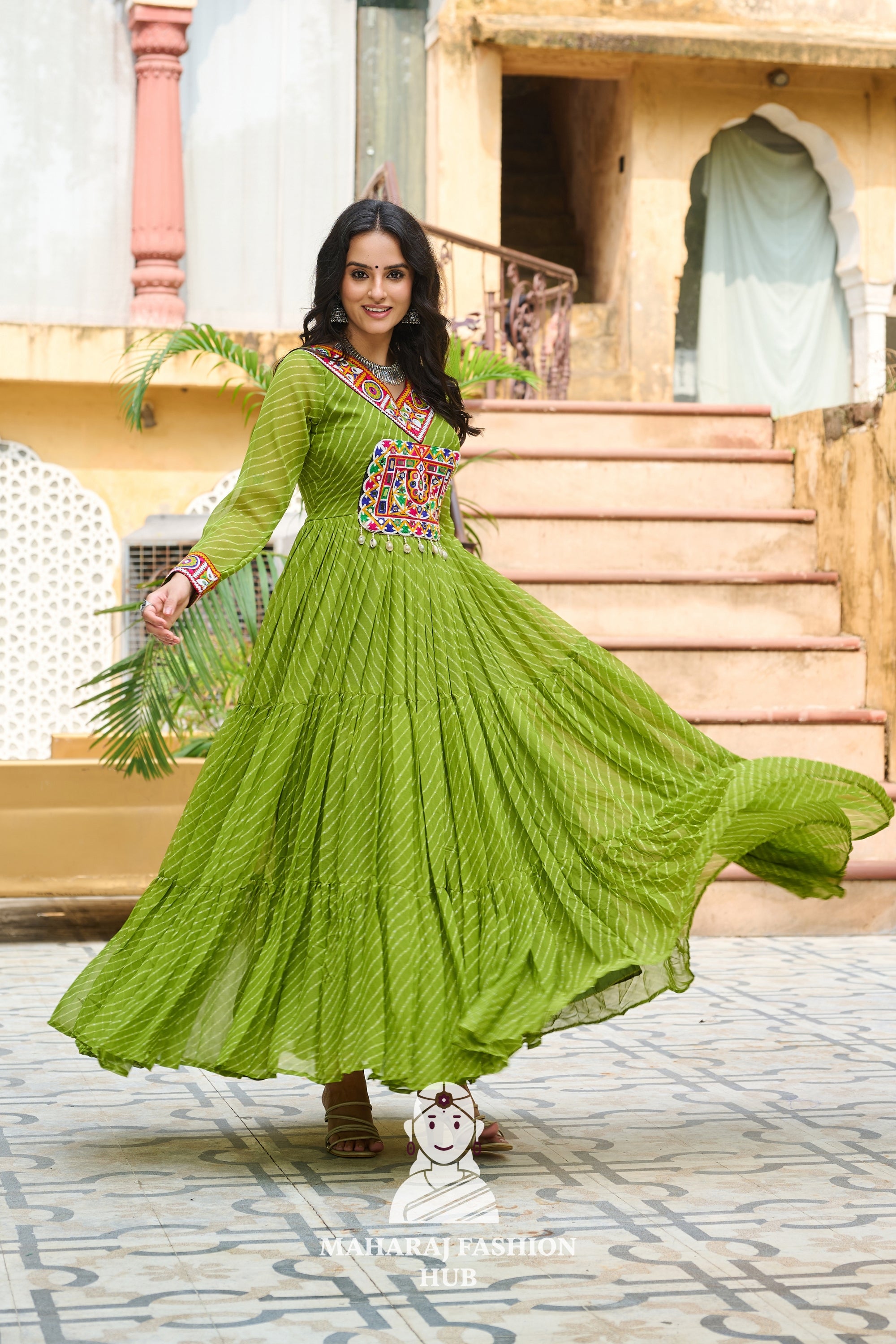 Elegant Laheriya Print Kutchi Patchwork Faux Georgette Navratri Gown ✨💃