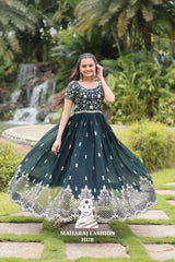 💫 Elegant Round Neck Glamour - Special Designer Gown