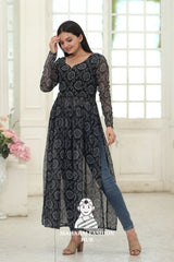 💃 Flaunt the Festive You in Bandhej Elegance