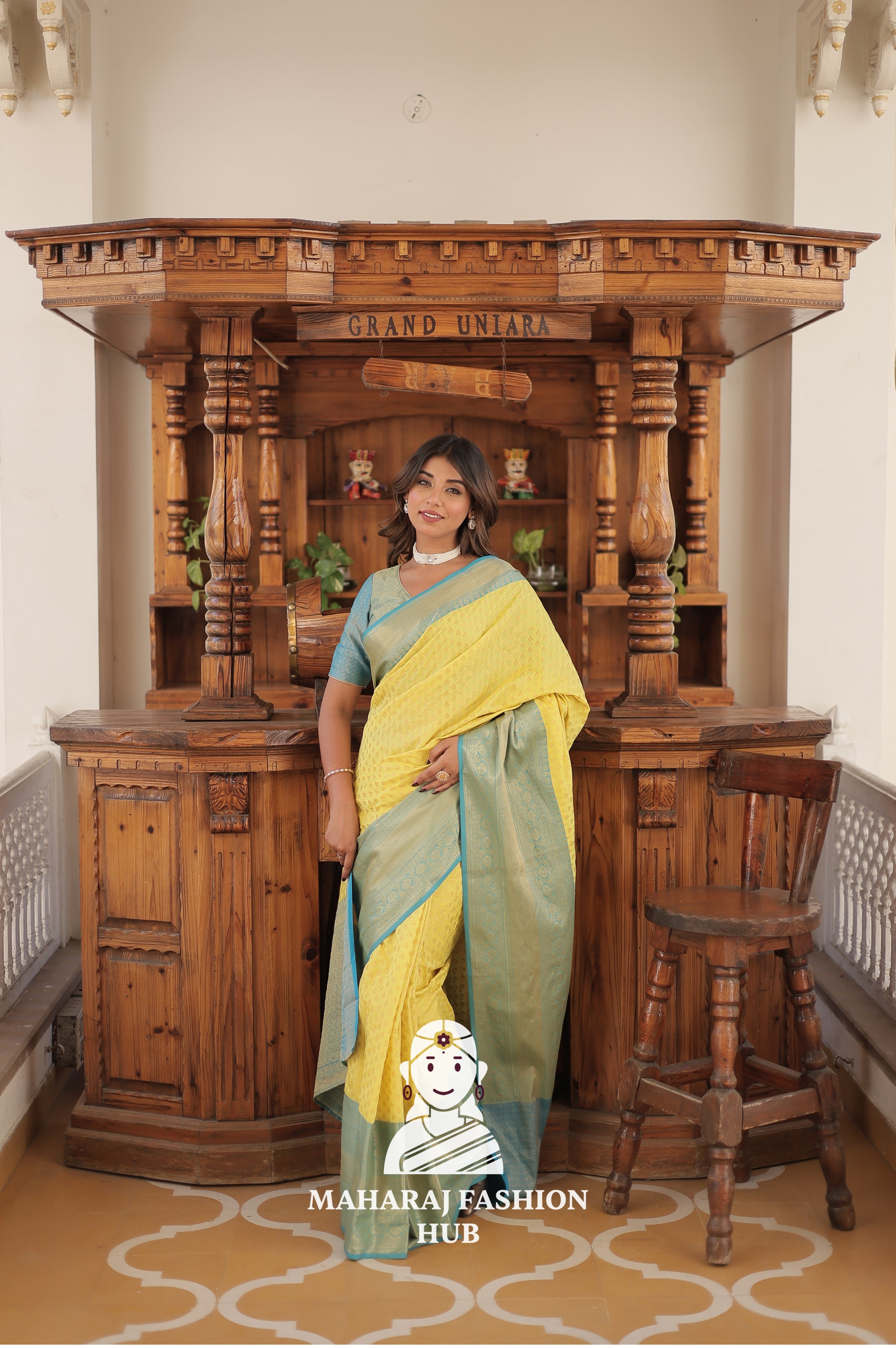 Royal Drape in Kanjivaram Silk with Artistic Zari Work