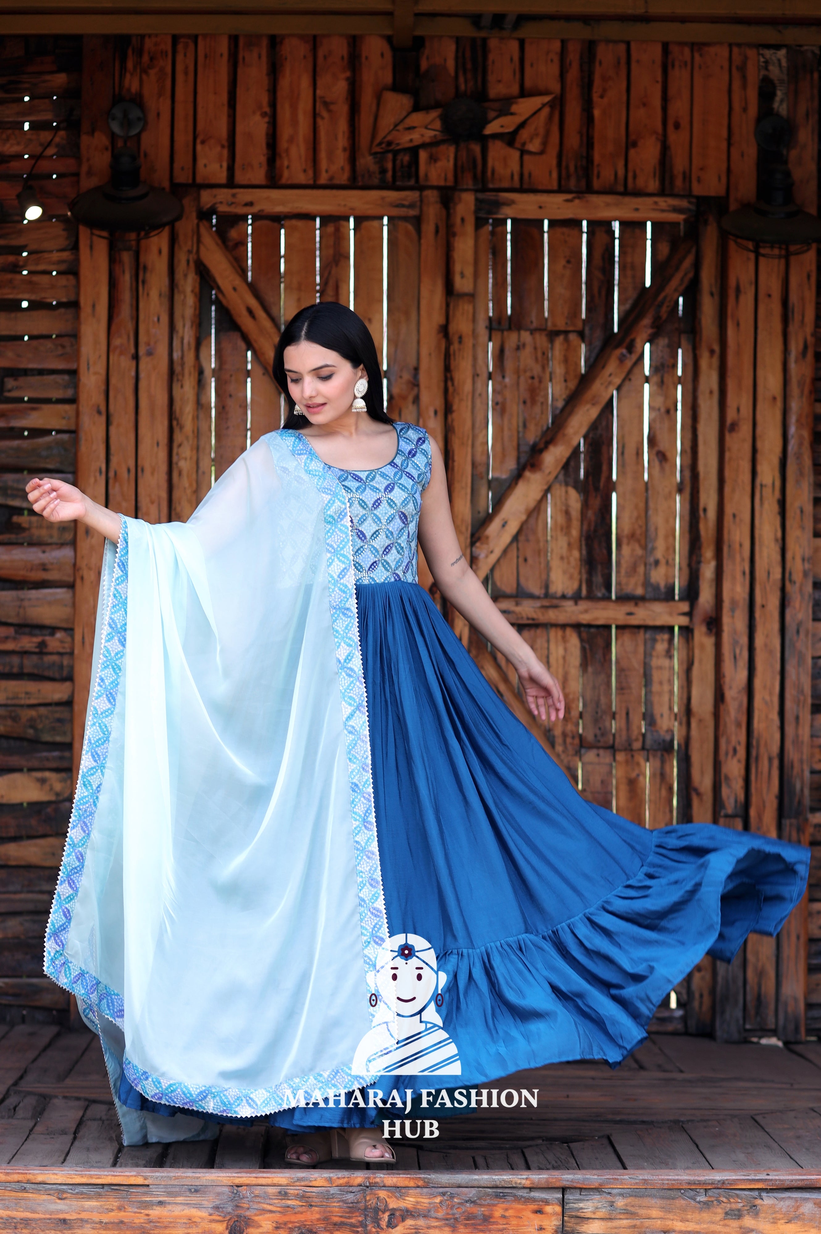 💫 Turn Heads in a Sleeveless Special Designer Gown