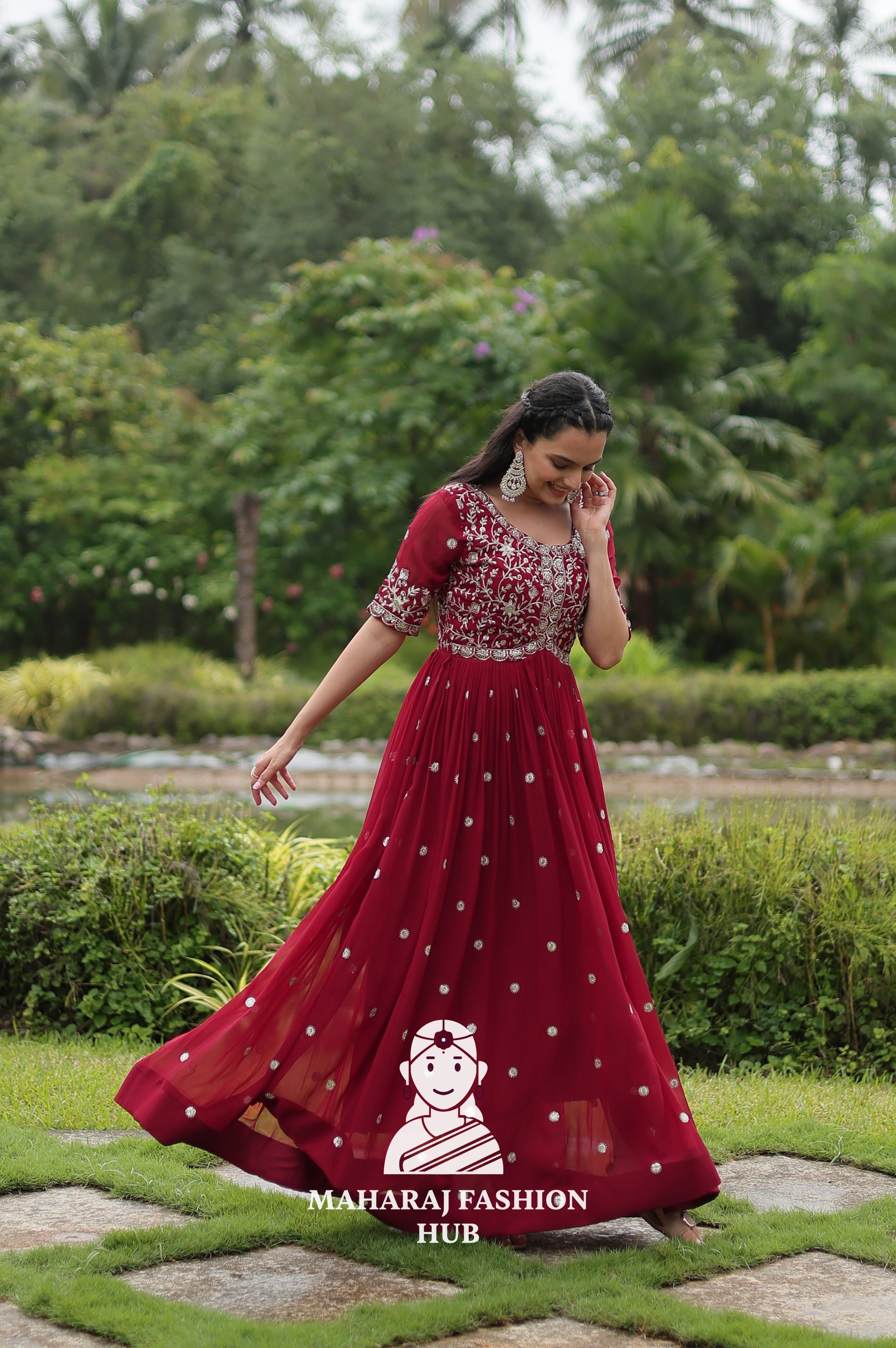 ✨ Elegant Faux Blooming Zari Gown - Special Designer Gown