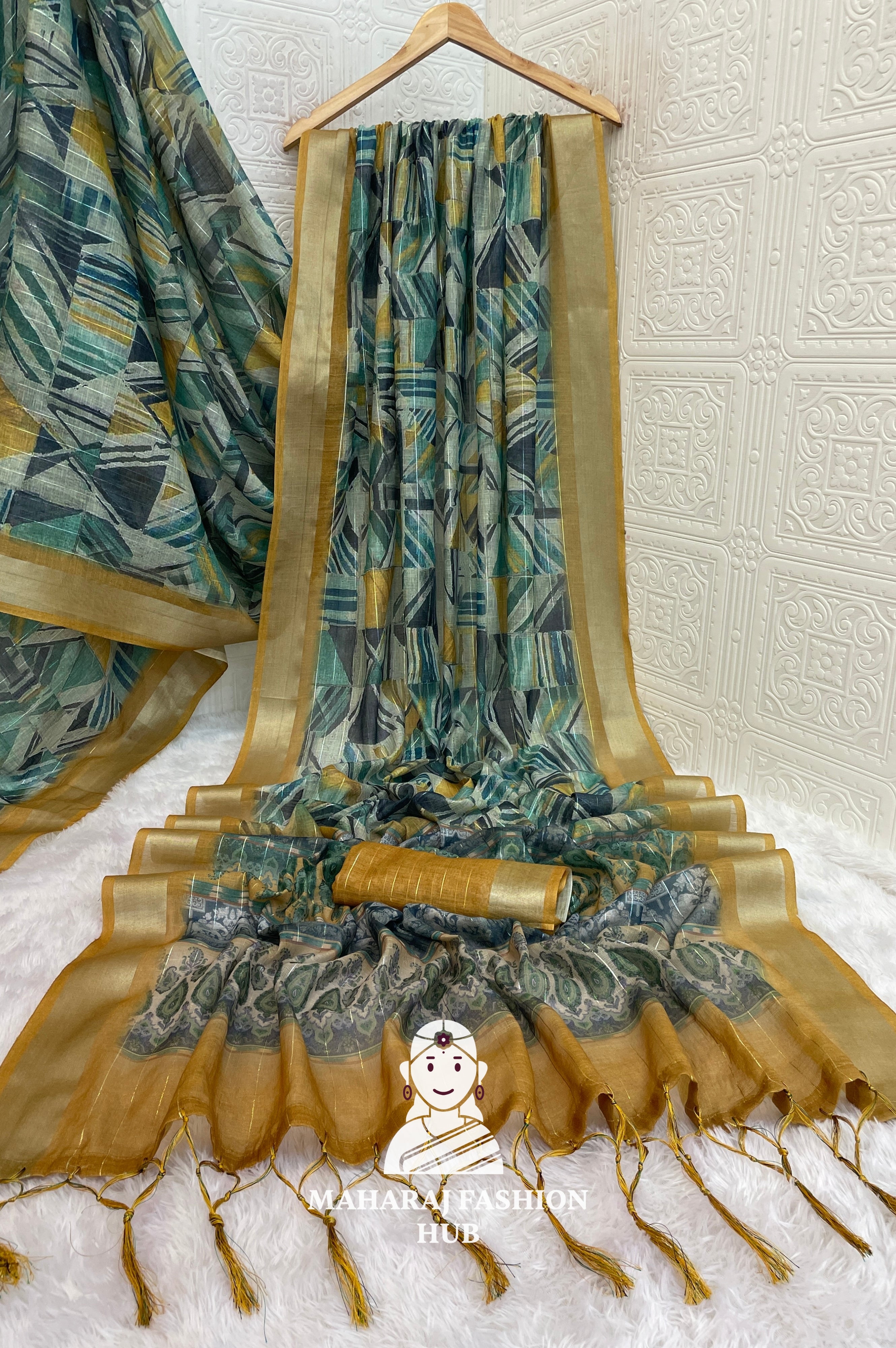 🌸 Bloom in Silver – Premium Linen Sarees for Every Occasion