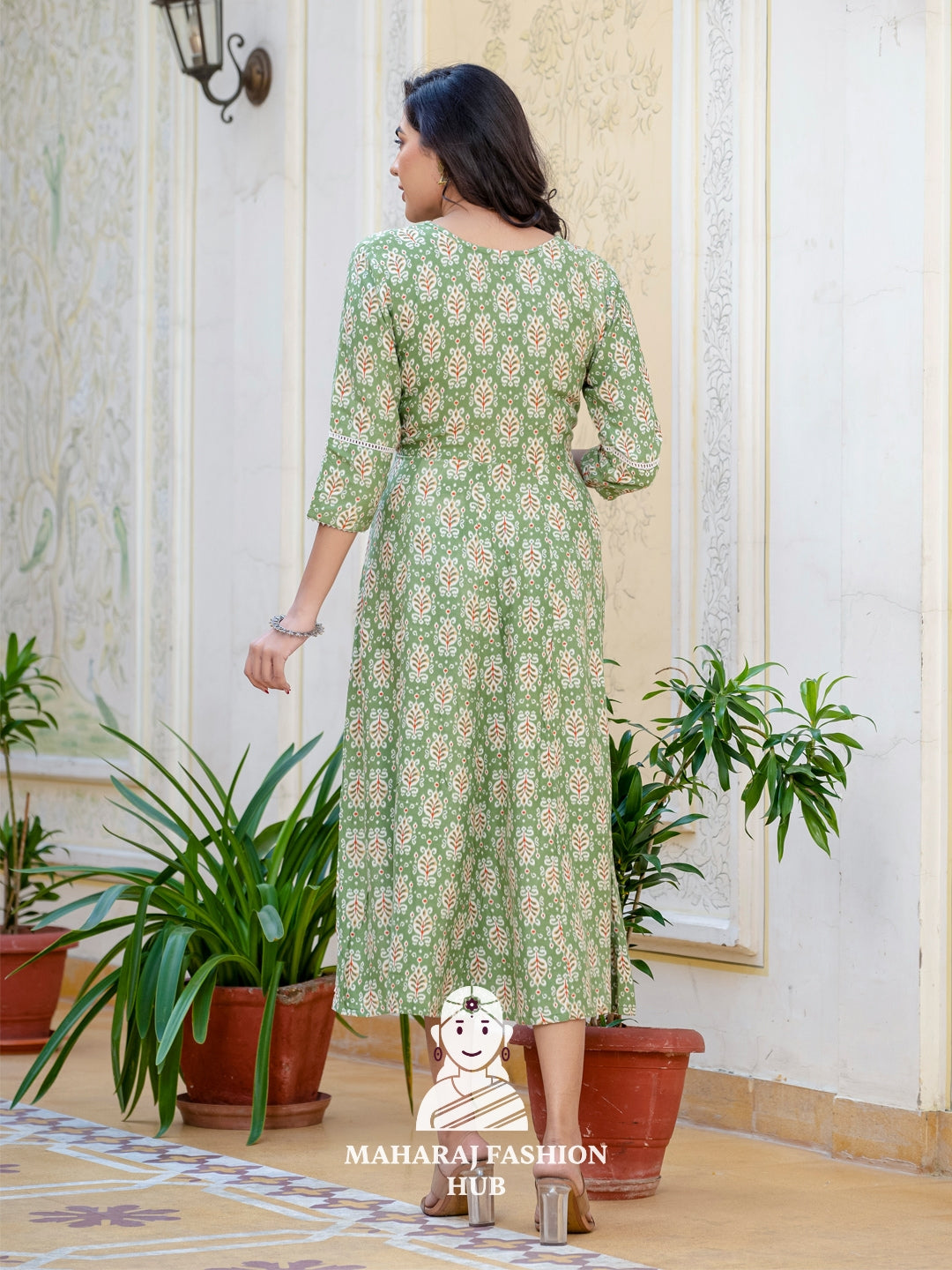 🌿 Graceful Knee-Length Embroidered Kurta – Green