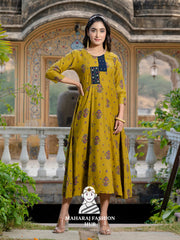 💚 Mehendi Magic – Embroidered Rayon Kurta for Women