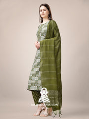 Maharaj Fashion Hub Women's Elegant Kurti Pant Dupatta Set