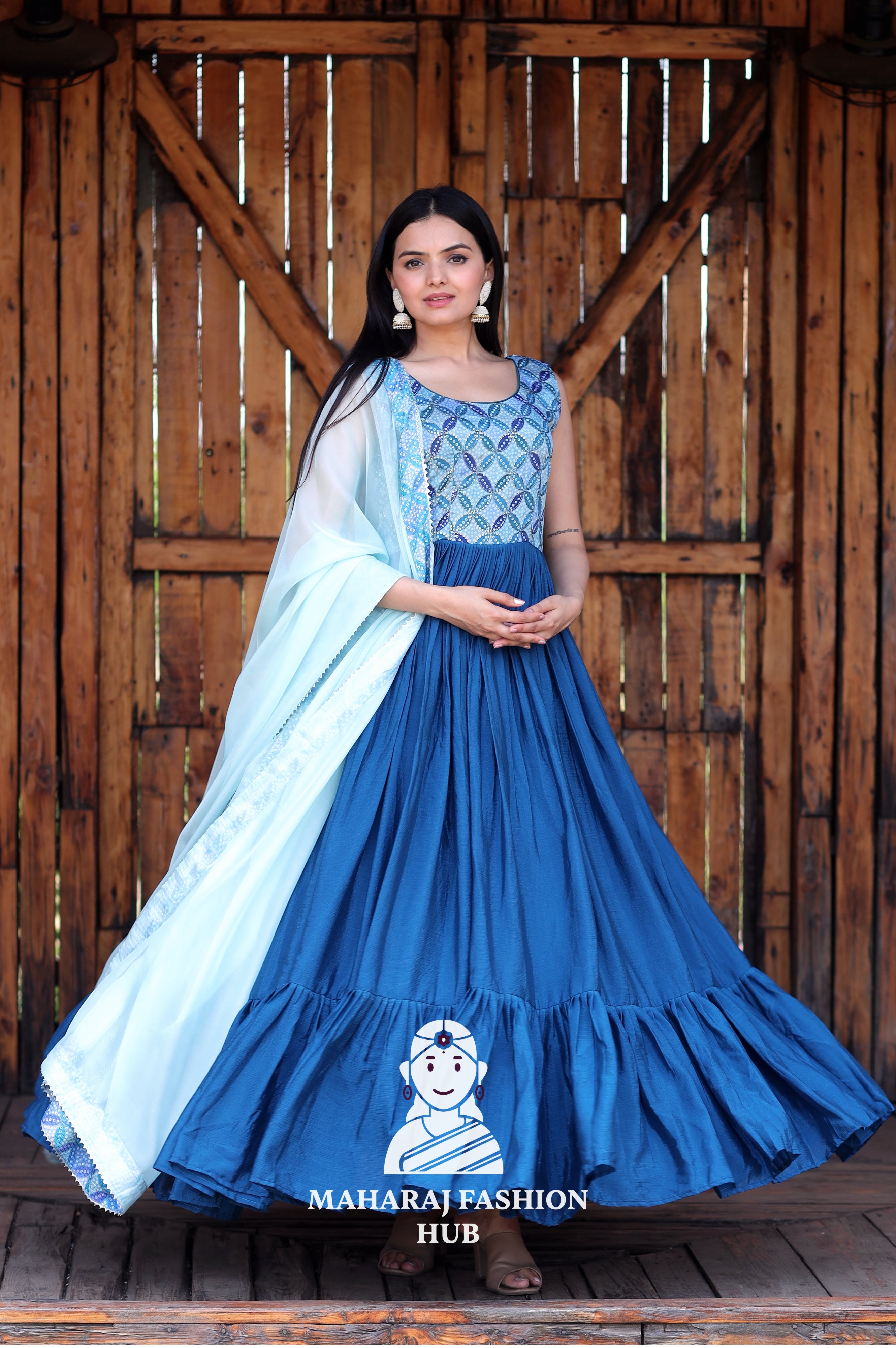 💫 Turn Heads in a Sleeveless Special Designer Gown