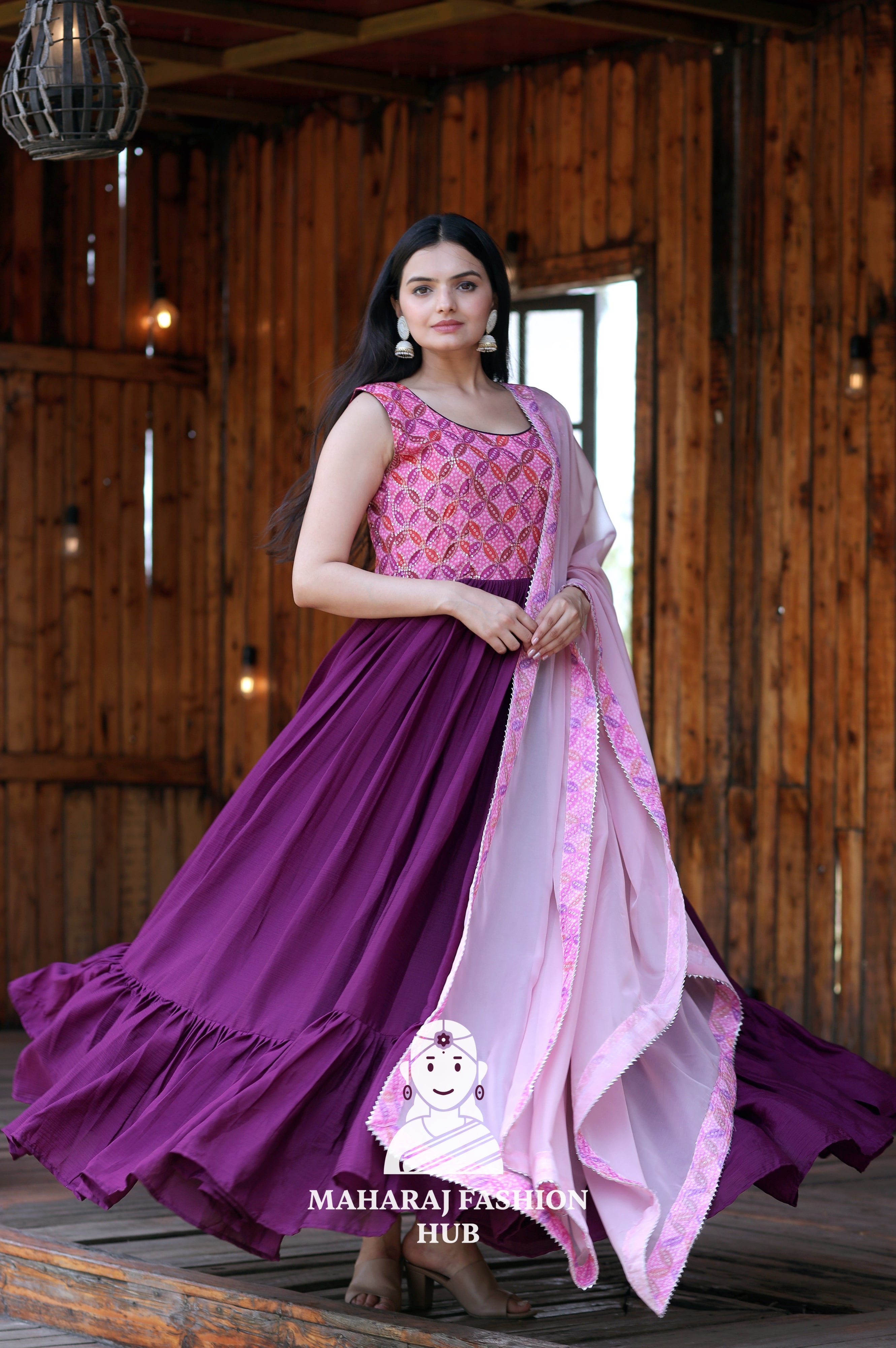 💫 Turn Heads in a Sleeveless Special Designer Gown