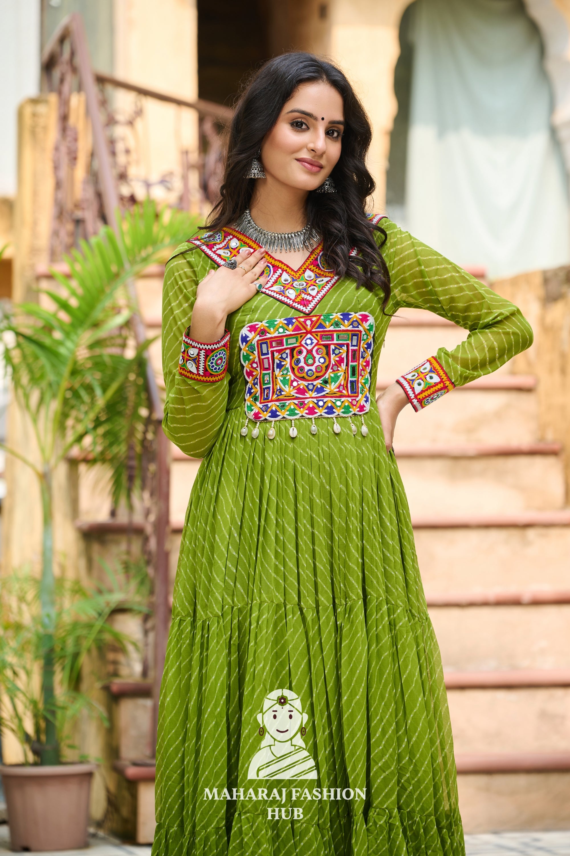 Elegant Laheriya Print Kutchi Patchwork Faux Georgette Navratri Gown ✨💃