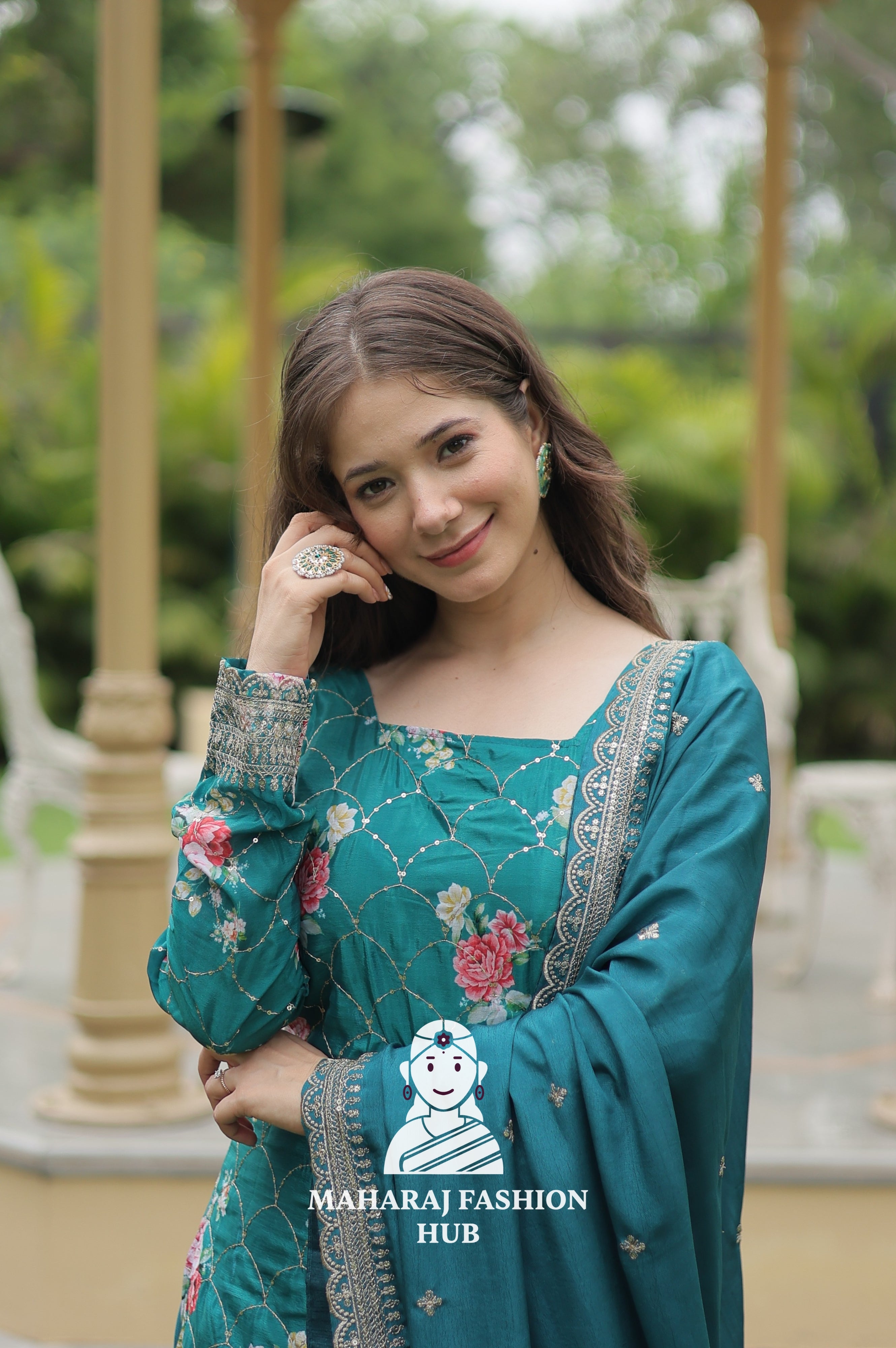 👗 Full Set of Embroidered Grace - Special Designer Gown
