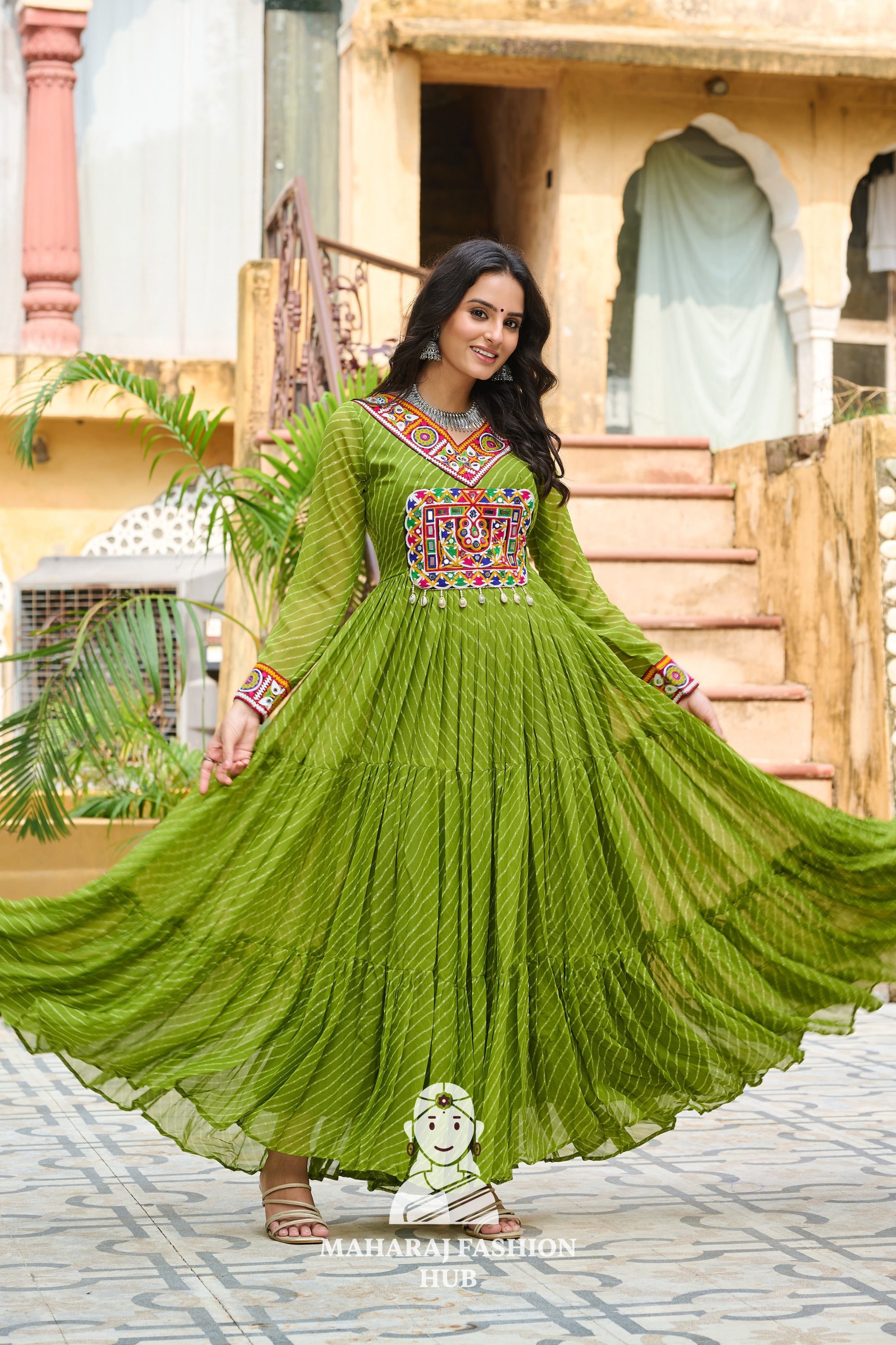 Elegant Laheriya Print Kutchi Patchwork Faux Georgette Navratri Gown ✨💃