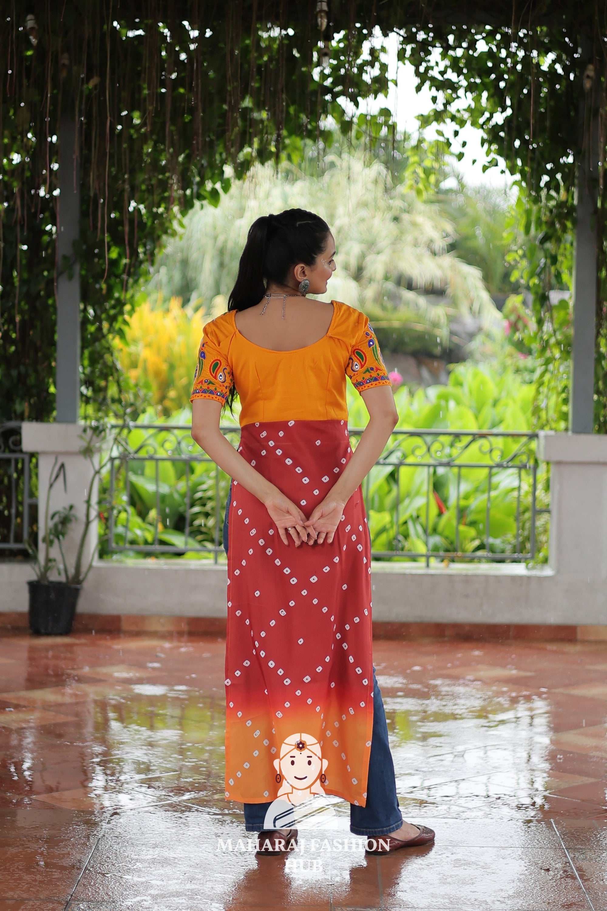 Graceful Laheriya Print 12-Meter Flair Kutchi Navratri Gown 💃🌟