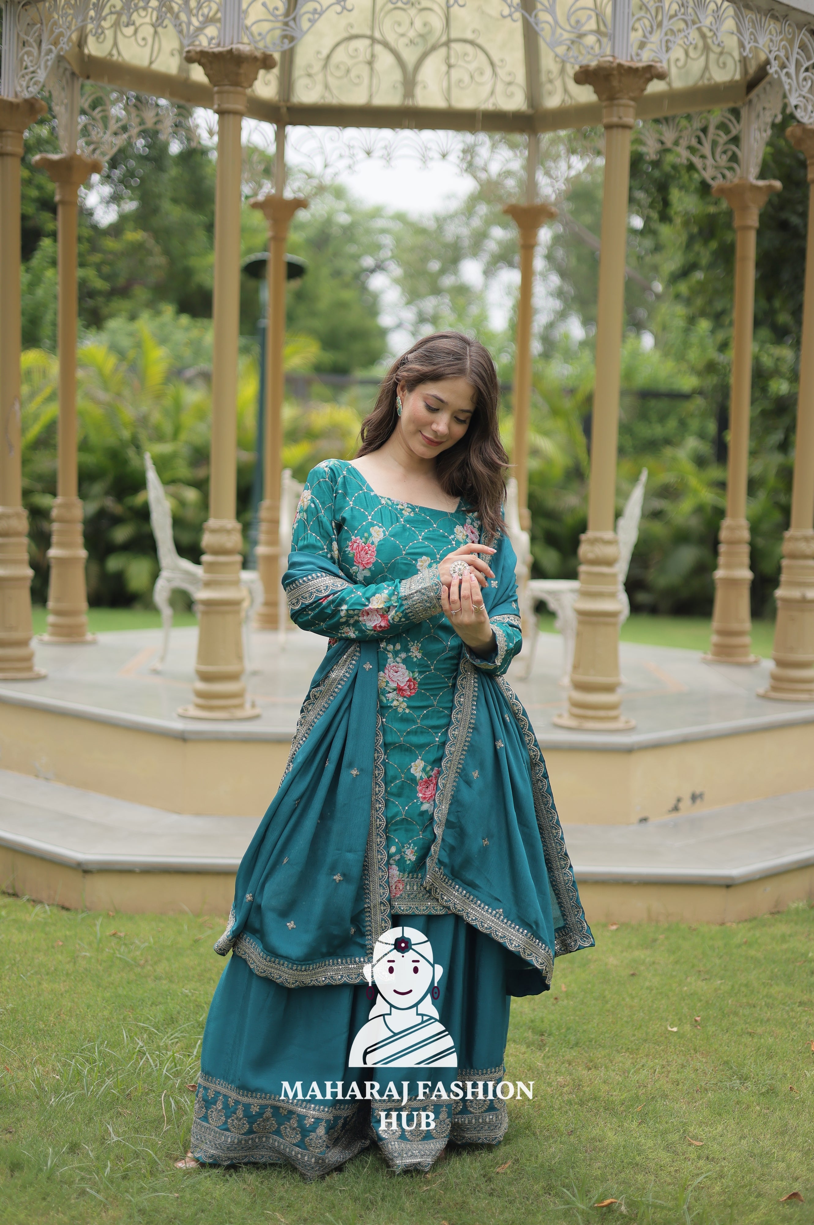 👗 Full Set of Embroidered Grace - Special Designer Gown