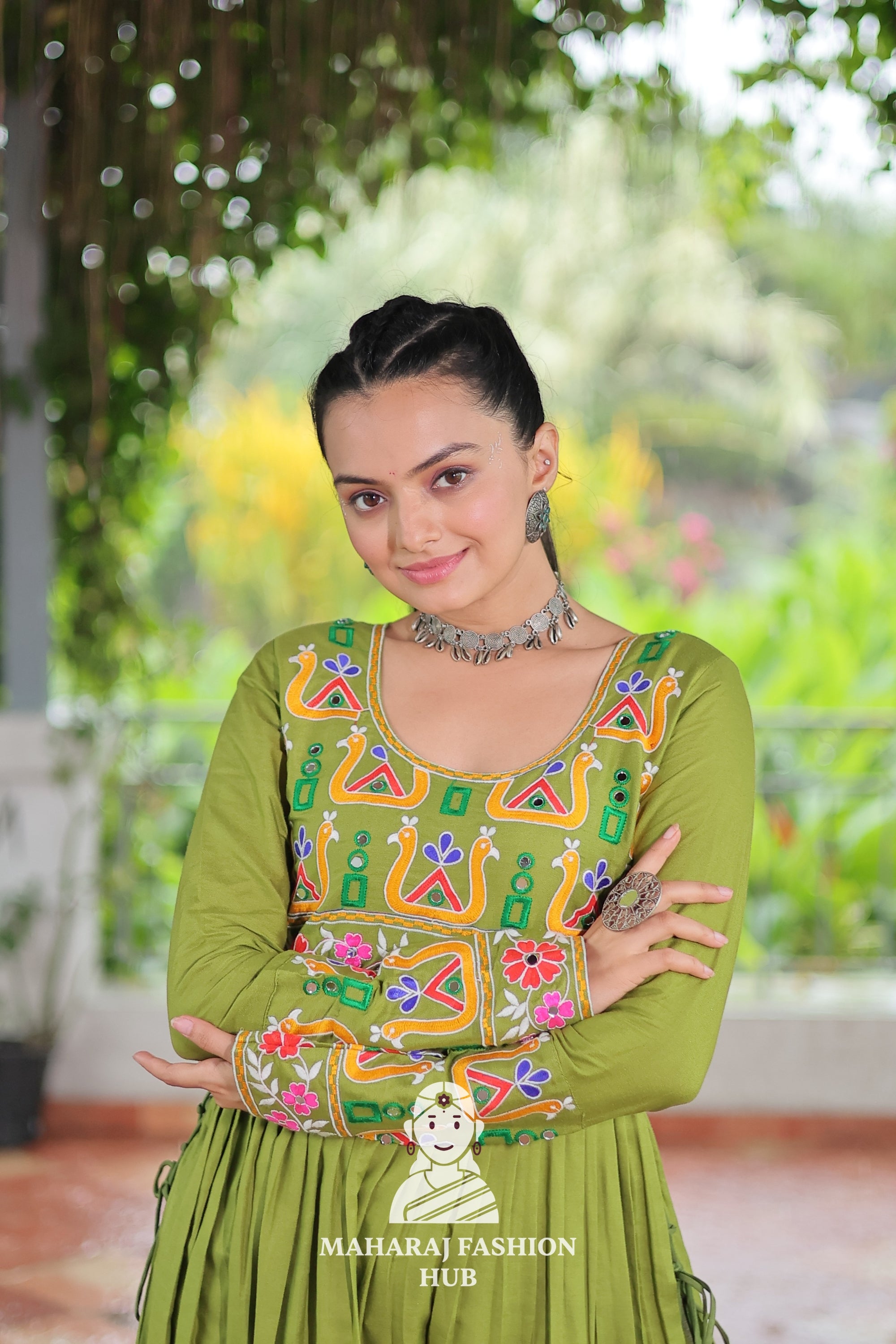 Navratri - Get Vibrant Festive Look – Kutchi Gamthi 14 Kg Rayon Kurti 🎨💃
