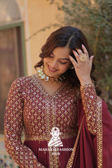 🌸 Soft Cotton-Lined Kurti Set for Festive Comfort - Special Designer Gown