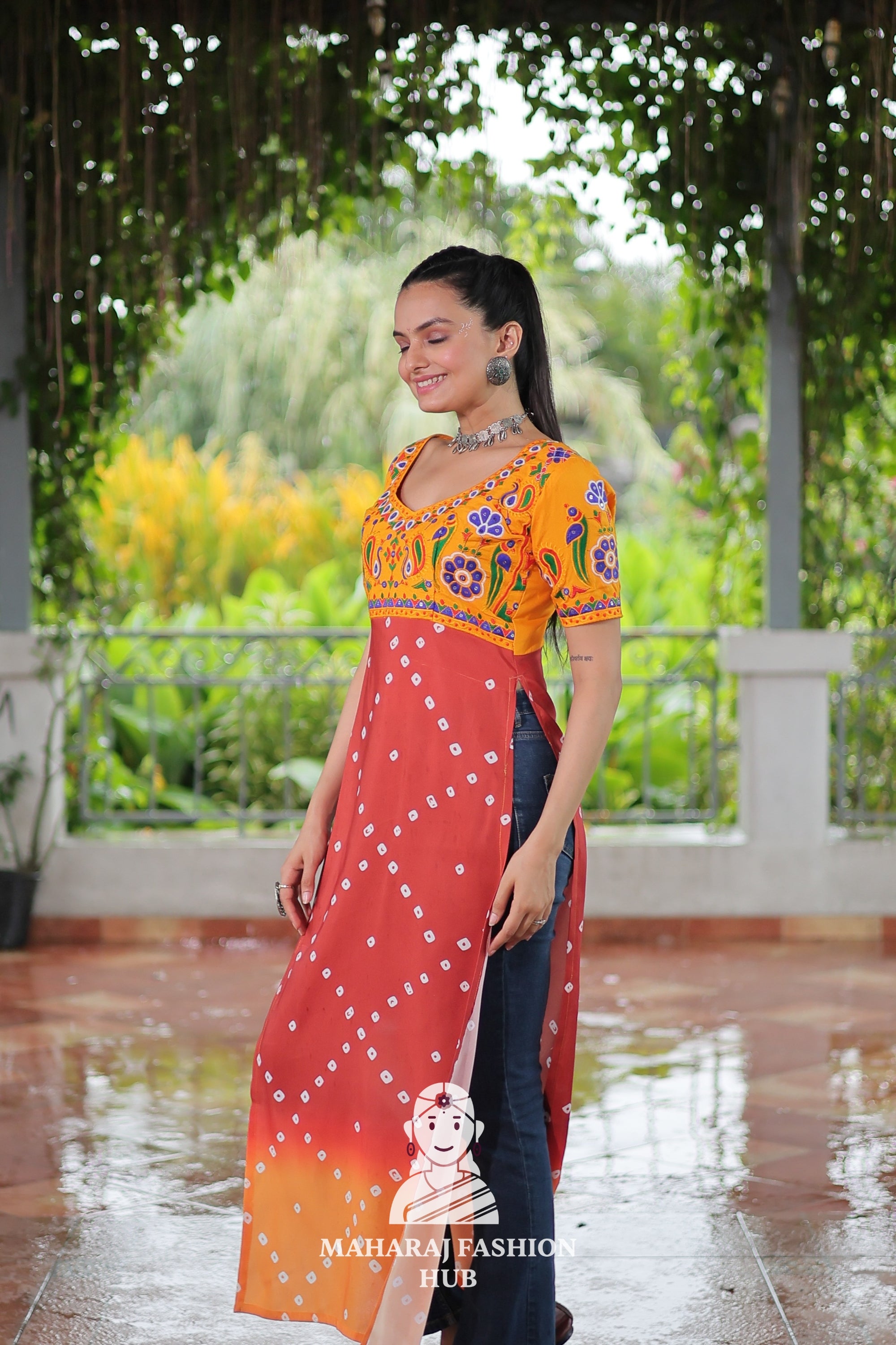 Graceful Laheriya Print 12-Meter Flair Kutchi Navratri Gown 💃🌟