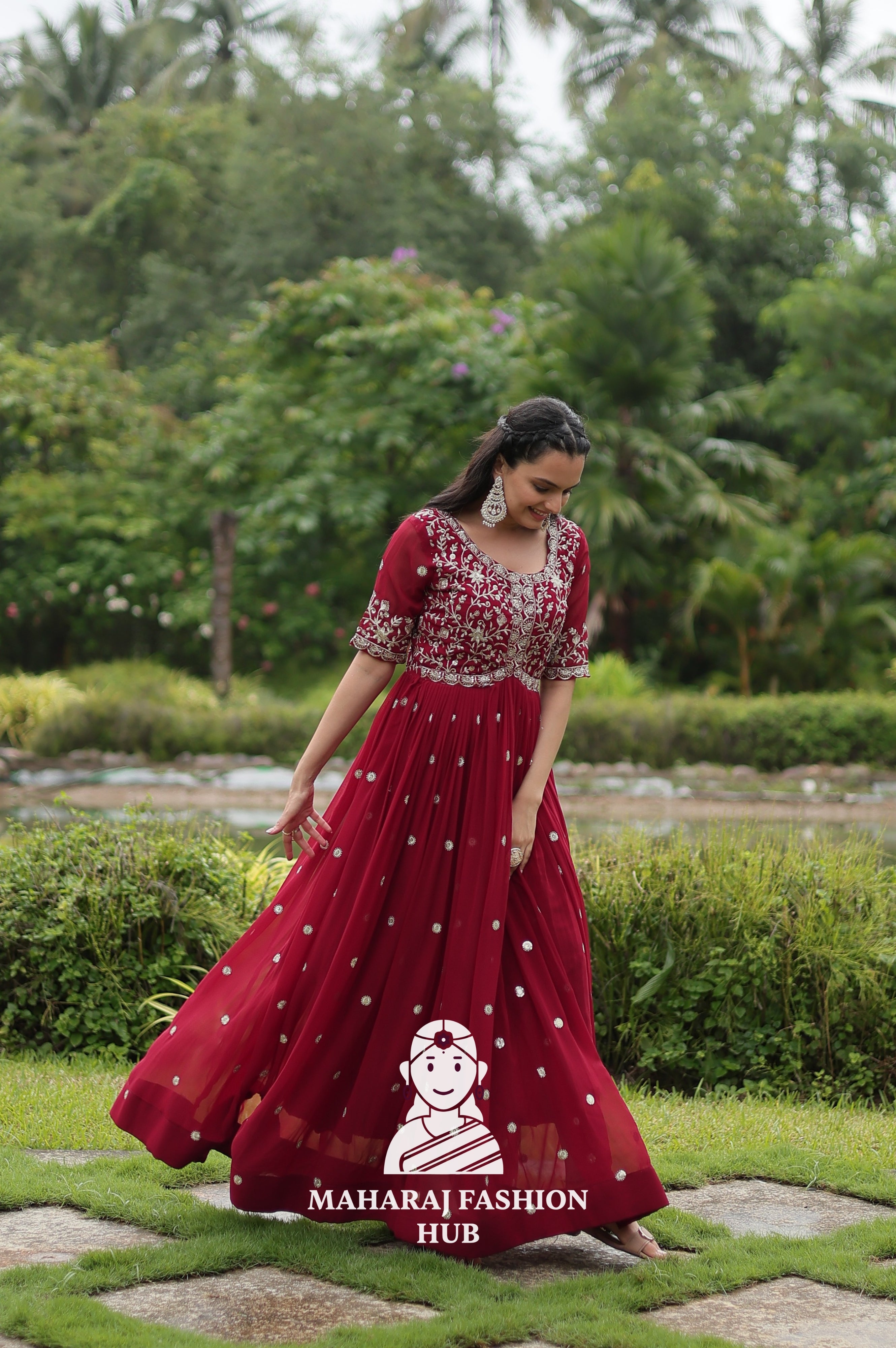 ✨ Elegant Faux Blooming Zari Gown - Special Designer Gown