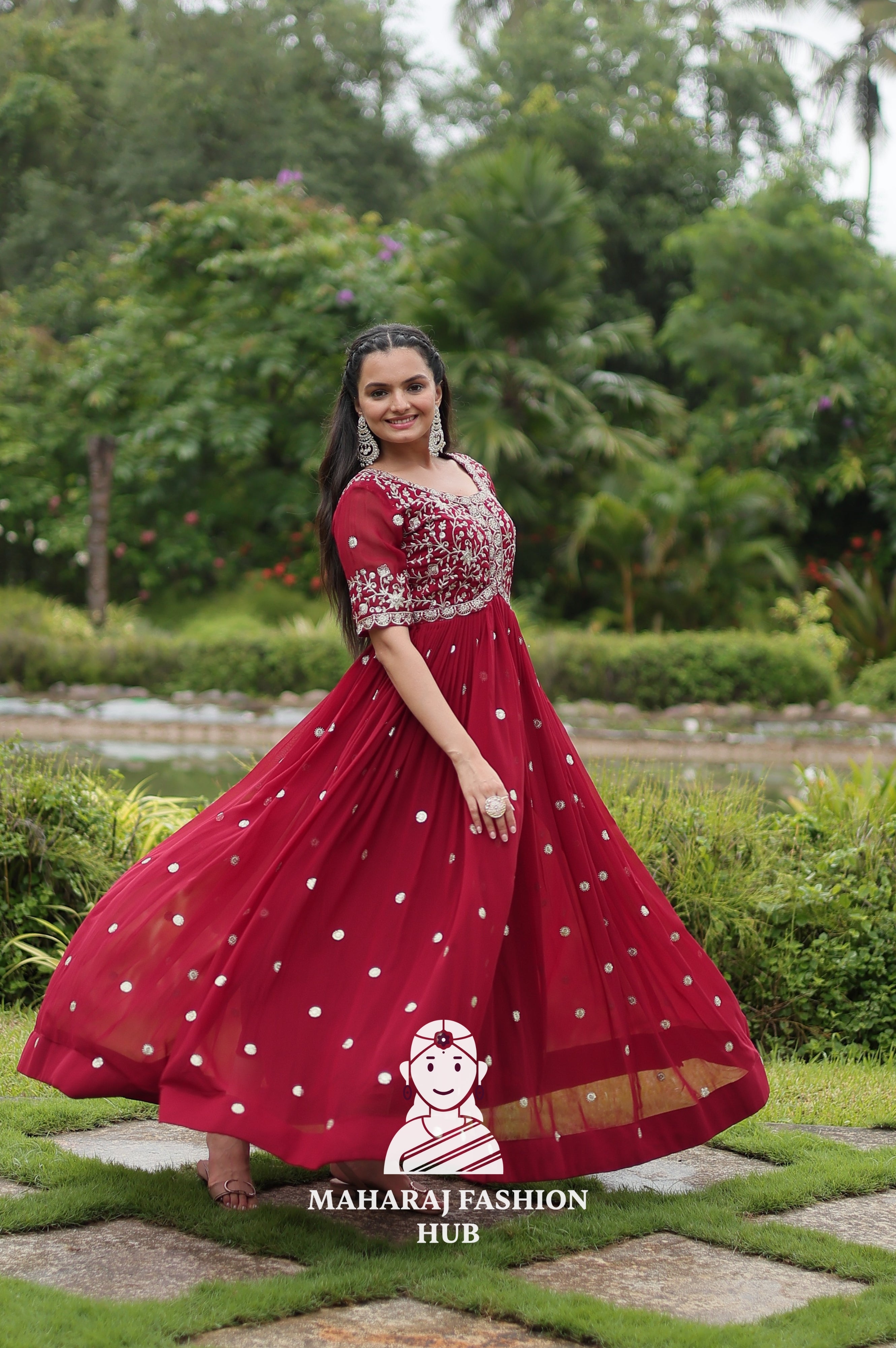 ✨ Elegant Faux Blooming Zari Gown - Special Designer Gown