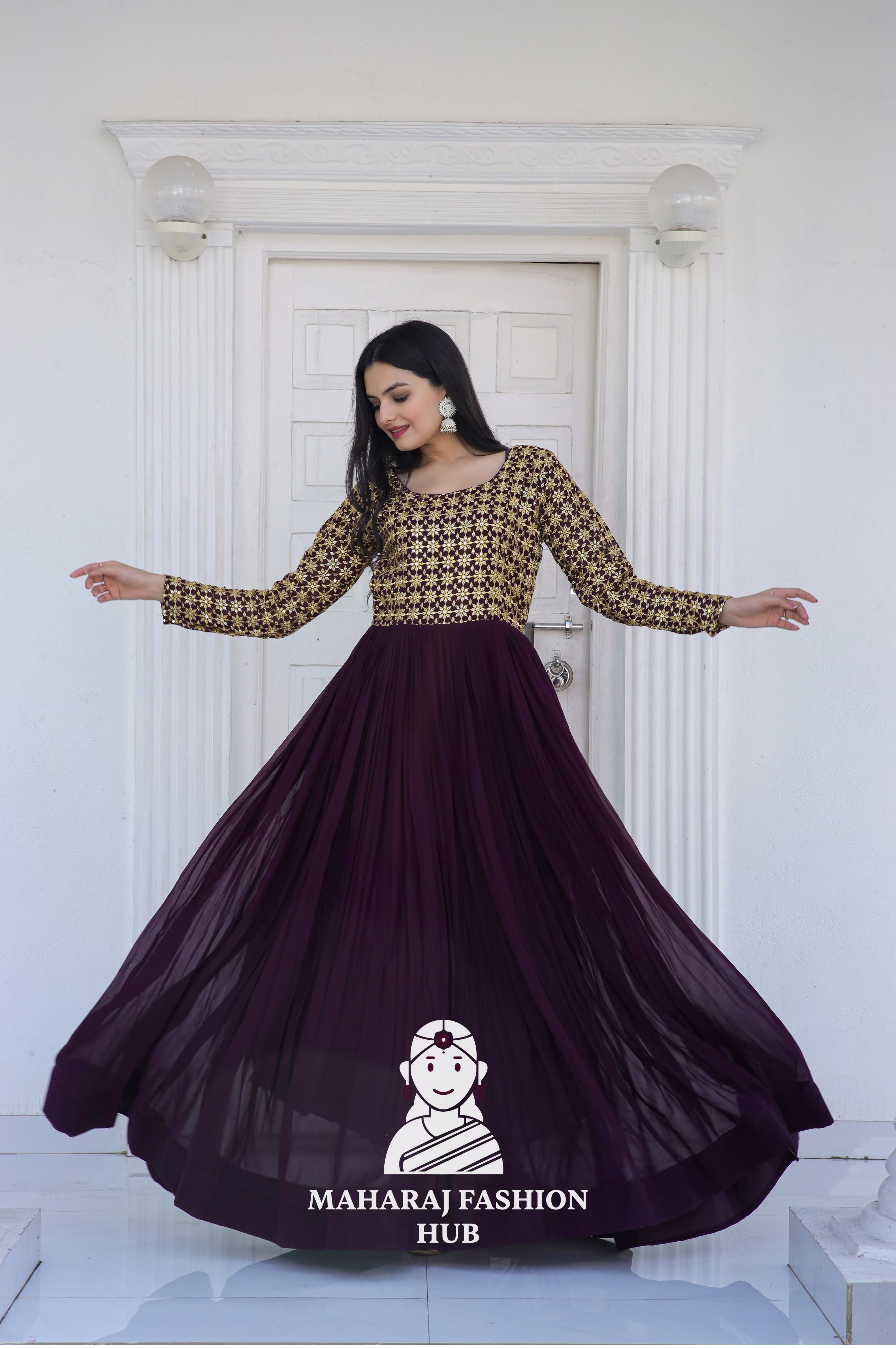 Dazzle Dream – Faux Blooming Gown with Golden Touch